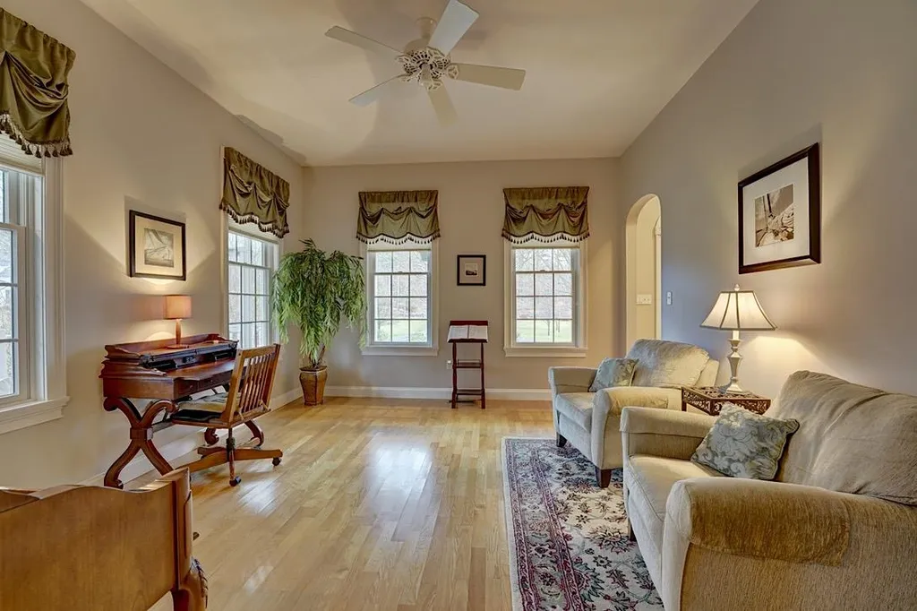 190 Pillsbury Road Londonderry NH 03053