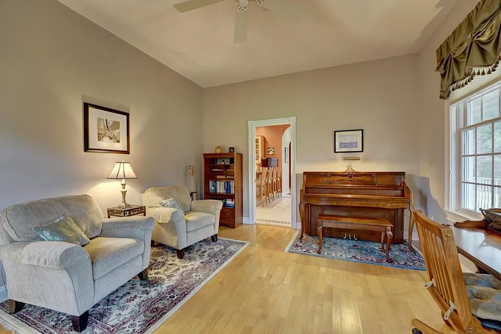 190 Pillsbury Road Londonderry NH 03053