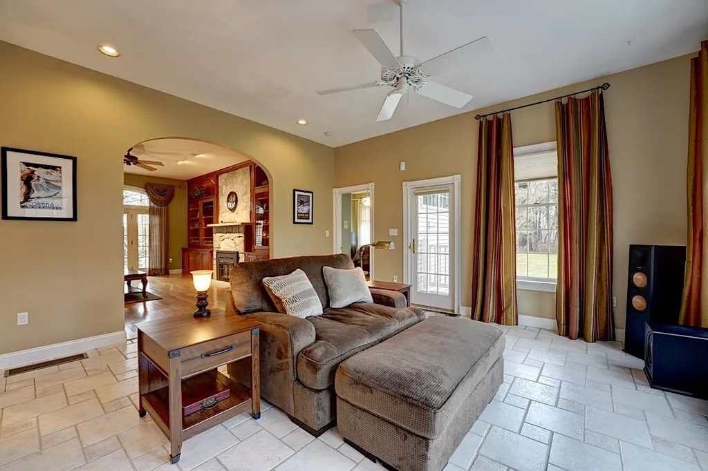190 Pillsbury Road Londonderry NH 03053