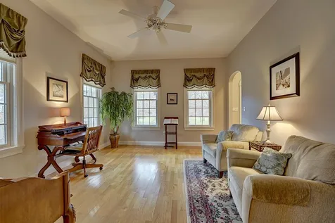 190 Pillsbury Road Londonderry NH 03053