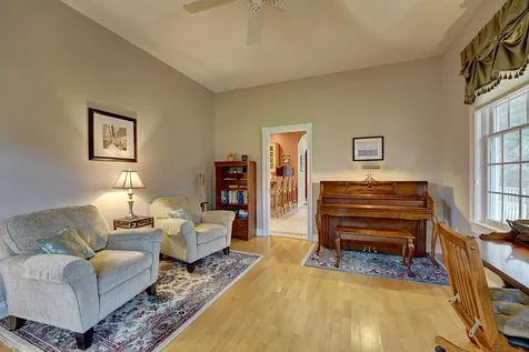 190 Pillsbury Road Londonderry NH 03053