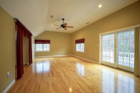 190 Pillsbury Road Londonderry NH 03053