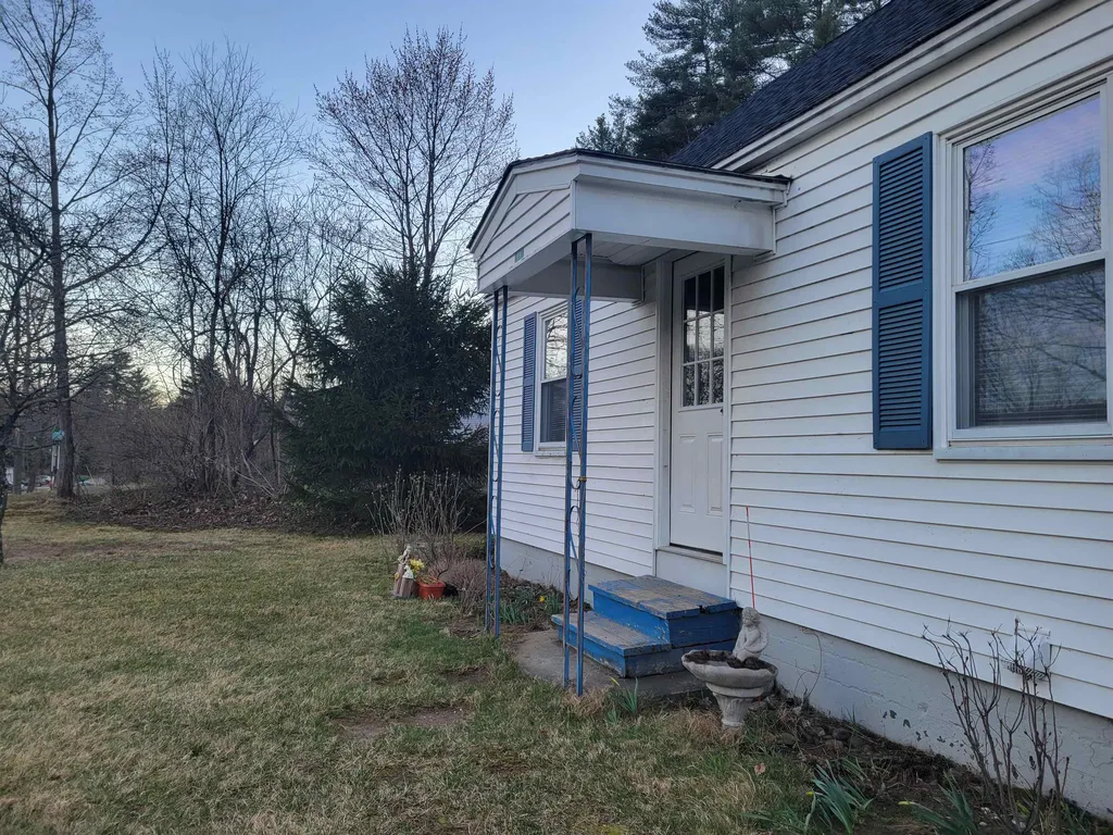 59 Weston Heights Windsor VT 05089