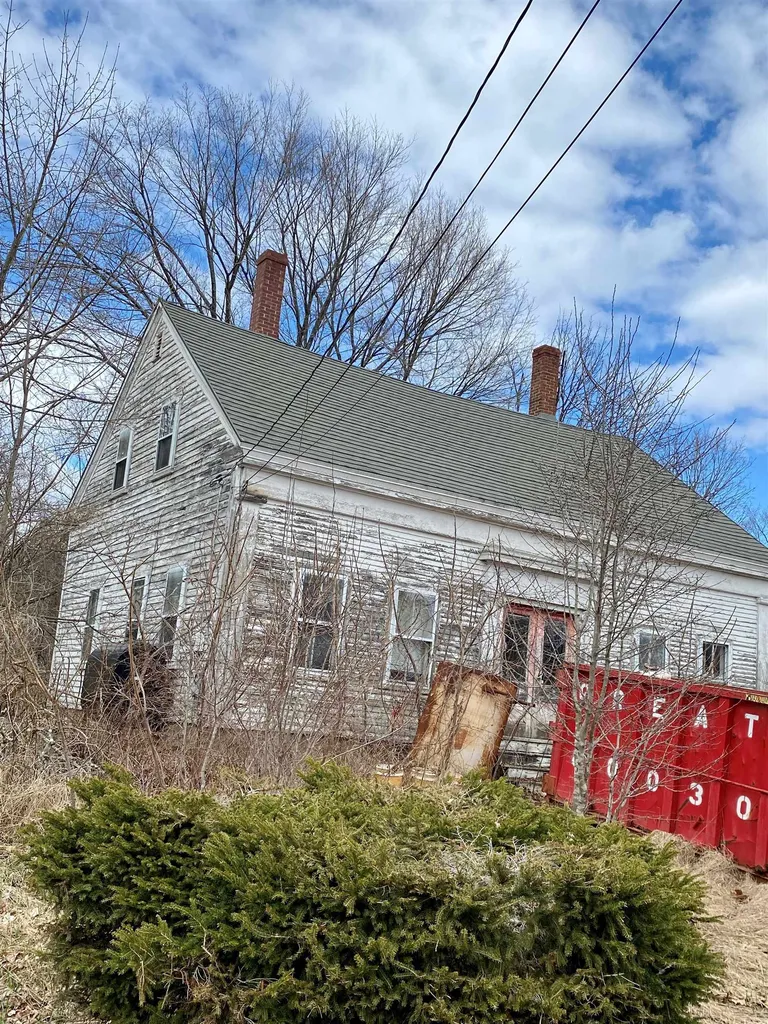 27 Green Street Farmington NH 03835