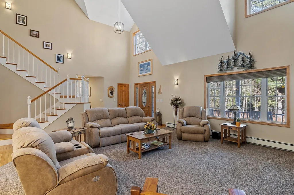 20 Logan Street Thornton NH 03285