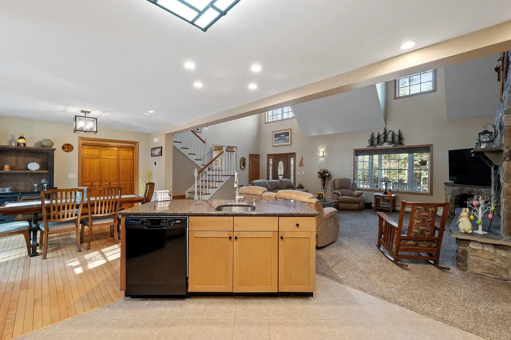 20 Logan Street Thornton NH 03285