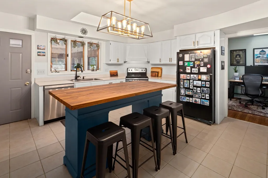 74 Lakeview Drive Shelburne VT 05482