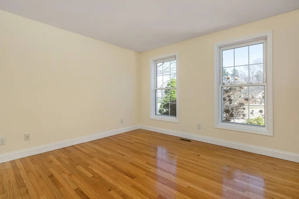 4 Wiggin Way Stratham NH 03885