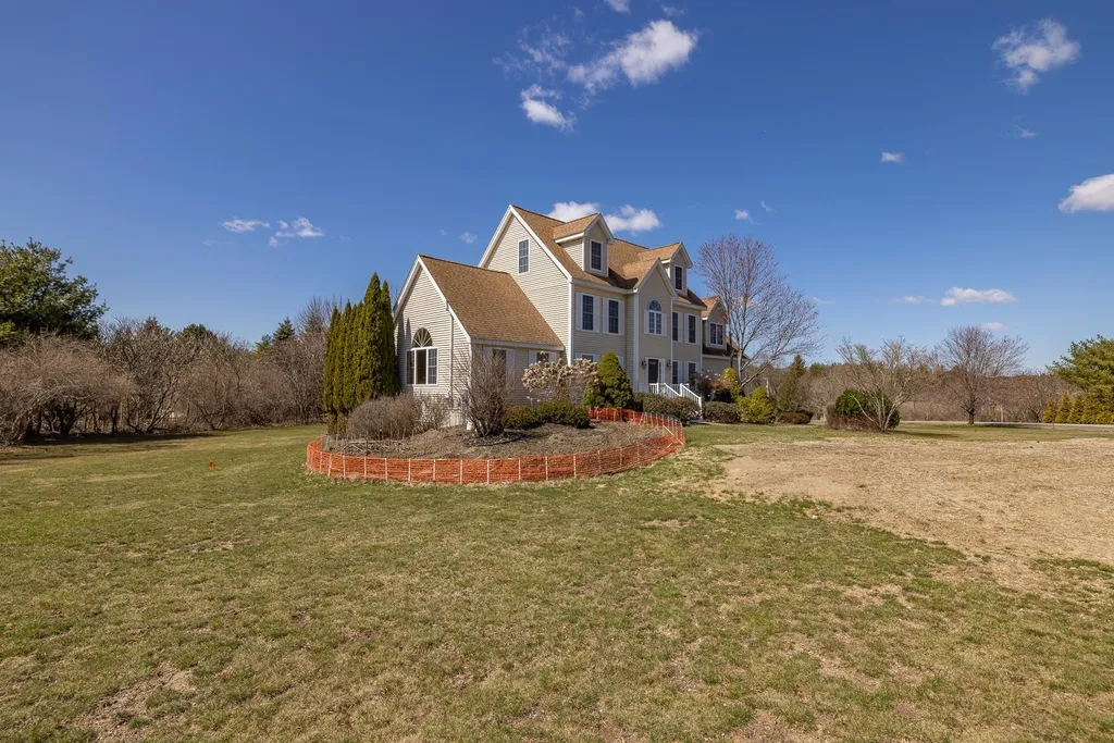 4 Wiggin Way Stratham NH 03885
