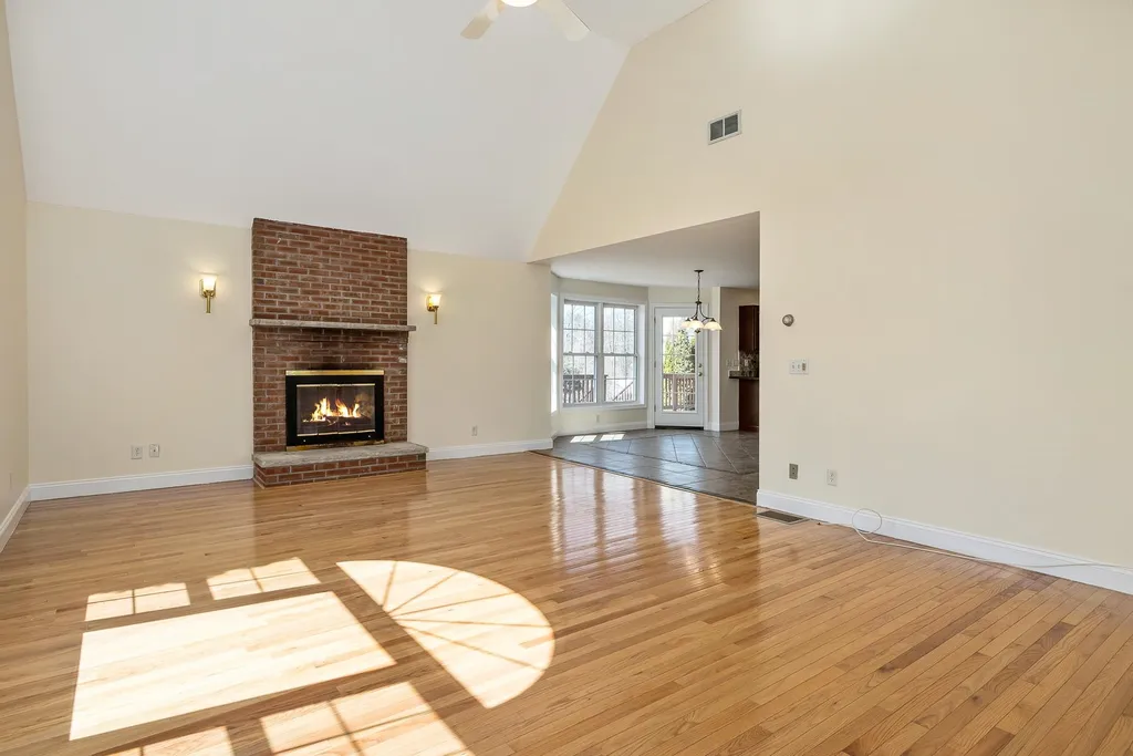 4 Wiggin Way Stratham NH 03885