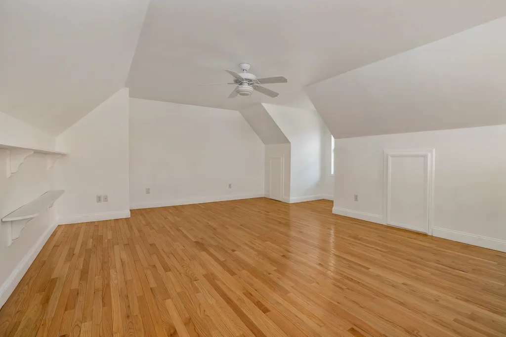 4 Wiggin Way Stratham NH 03885