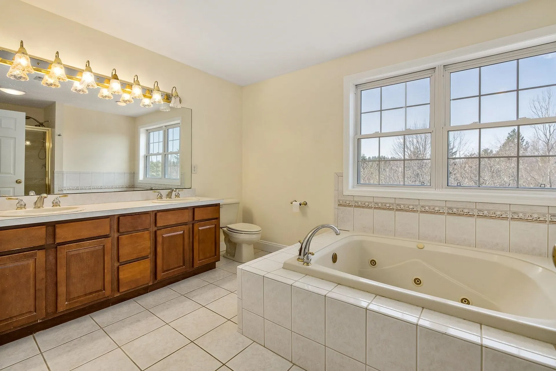 4 Wiggin Way Stratham NH 03885