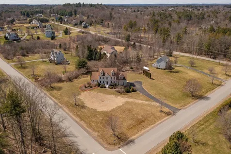 4 Wiggin Way Stratham NH 03885