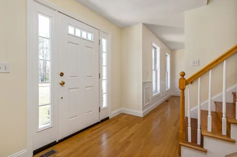 4 Wiggin Way Stratham NH 03885
