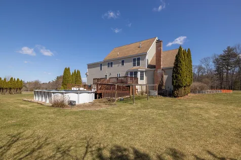 4 Wiggin Way Stratham NH 03885