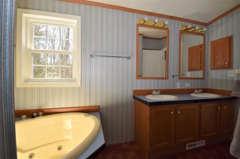 13 Jeffrey Drive Northwood NH 03261