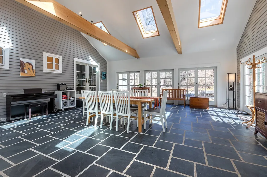 28 Crystal Path Hartland VT 05048