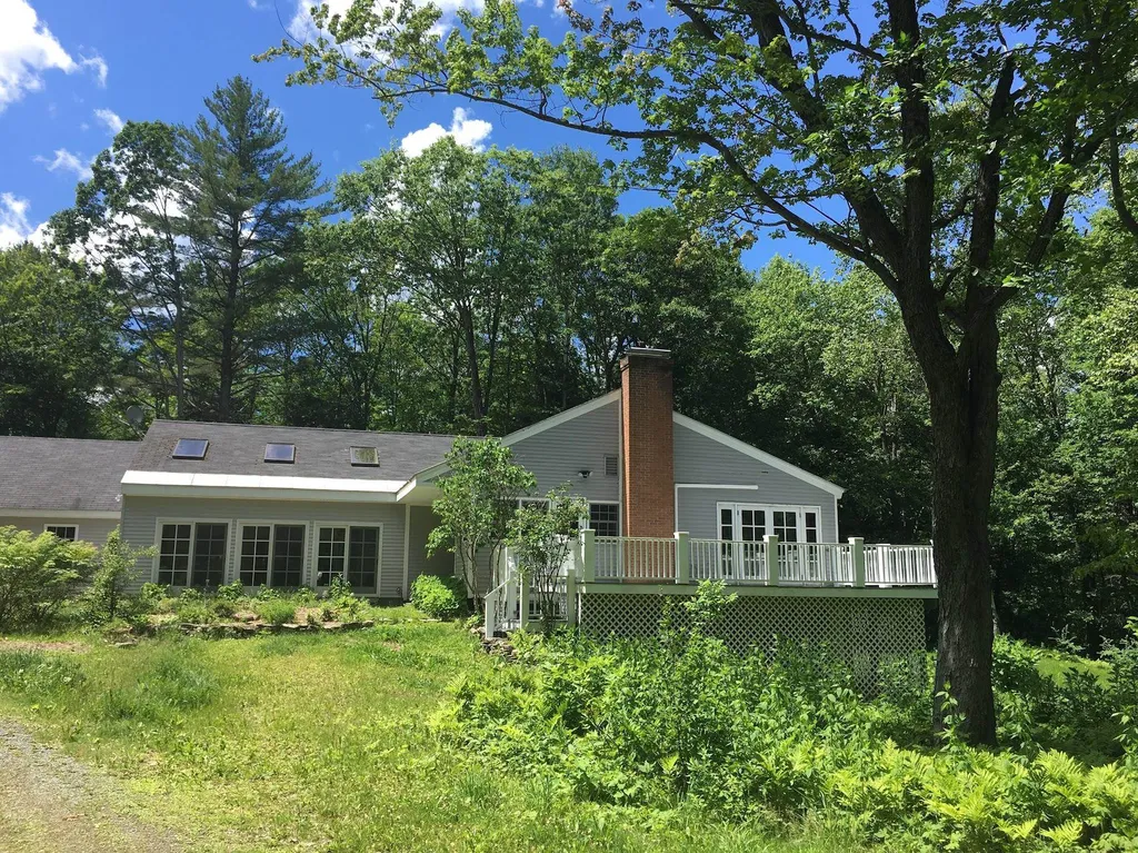 28 Crystal Path Hartland VT 05048