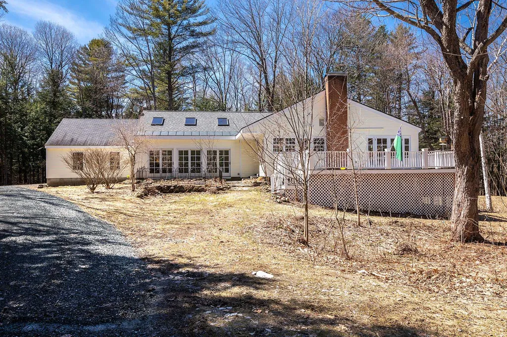 28 Crystal Path Hartland VT 05048