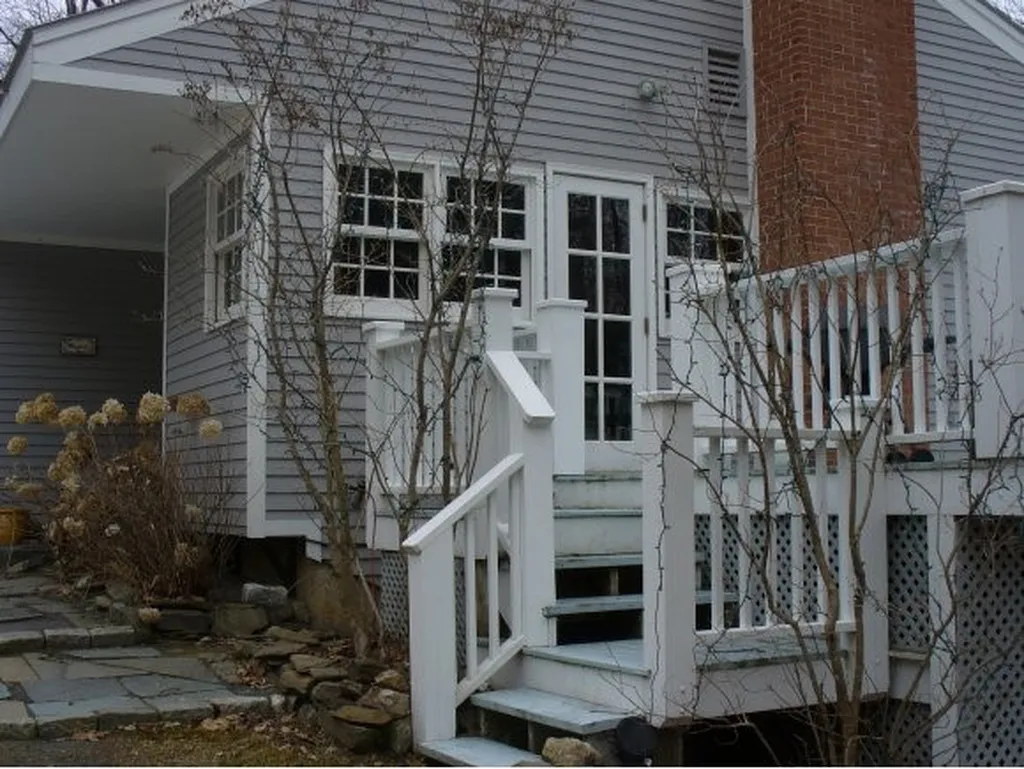 28 Crystal Path Hartland VT 05048