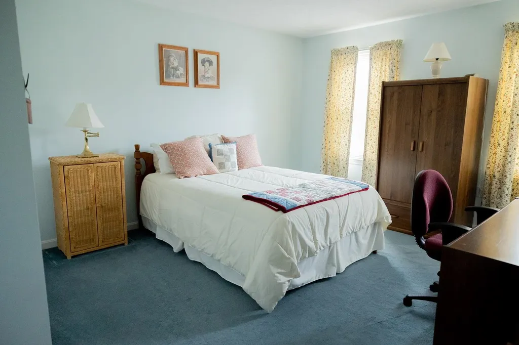 16 Settlement Way Nashua NH 03062-4438