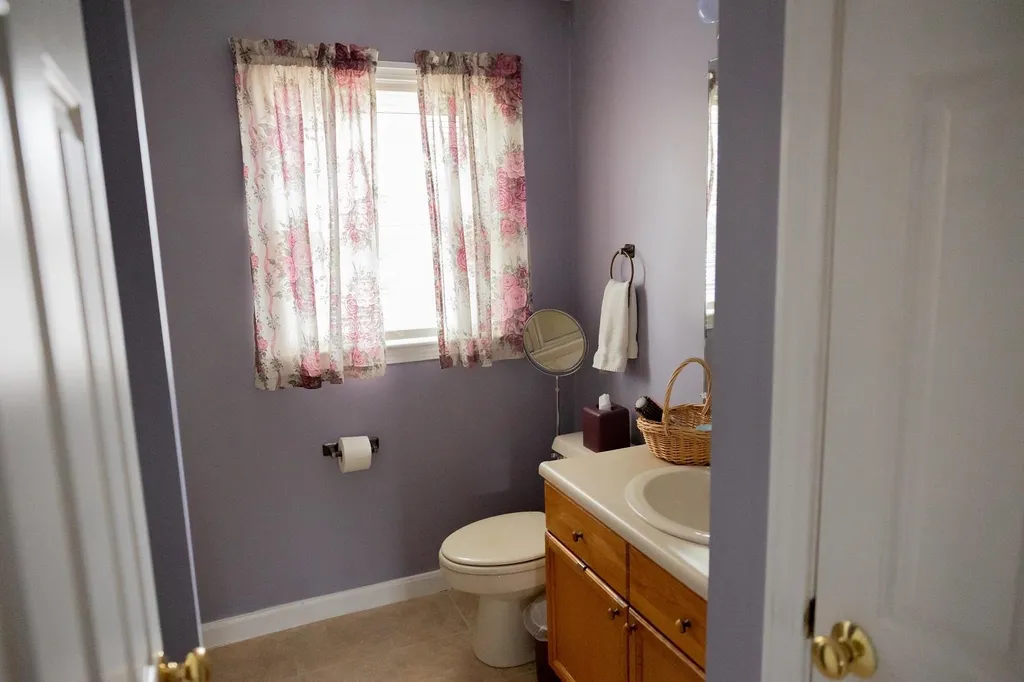 16 Settlement Way Nashua NH 03062-4438