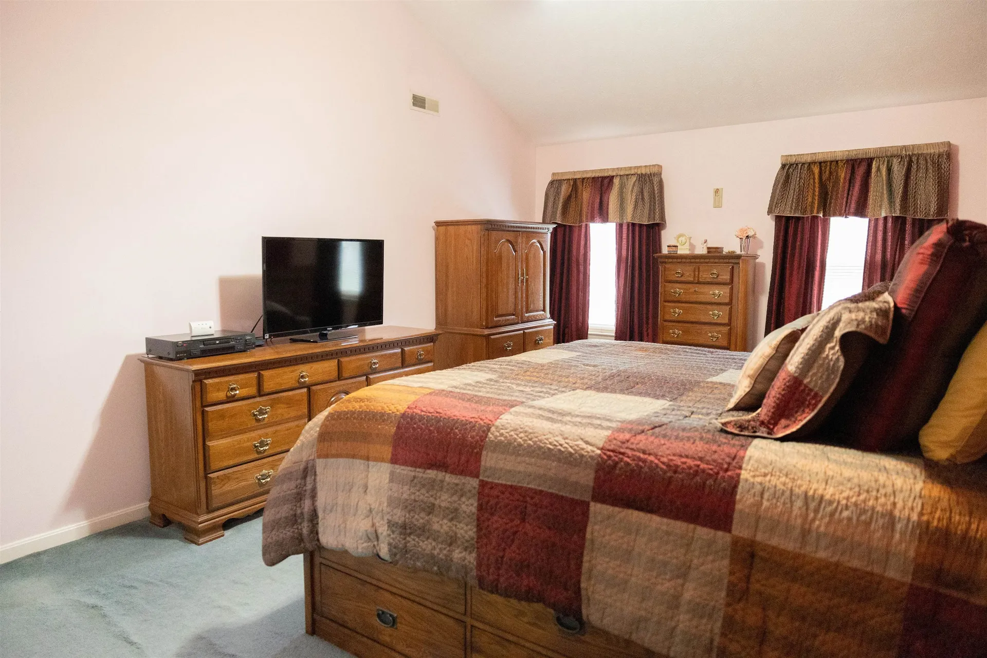 16 Settlement Way Nashua NH 03062-4438