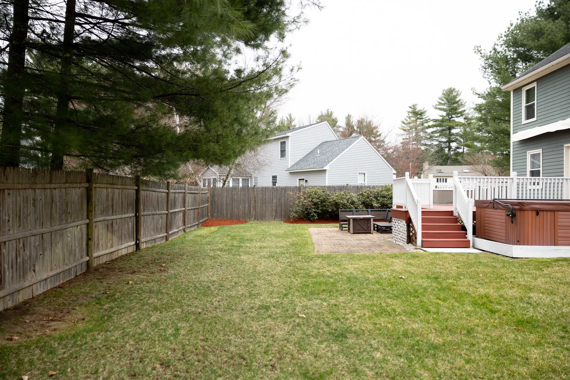 16 Settlement Way Nashua NH 03062-4438