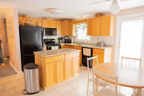 16 Settlement Way Nashua NH 03062-4438