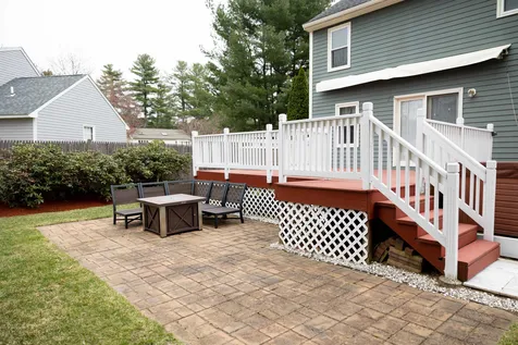 16 Settlement Way Nashua NH 03062-4438