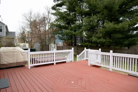 16 Settlement Way Nashua NH 03062-4438