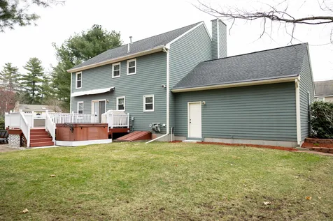 16 Settlement Way Nashua NH 03062-4438