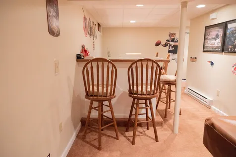 16 Settlement Way Nashua NH 03062-4438