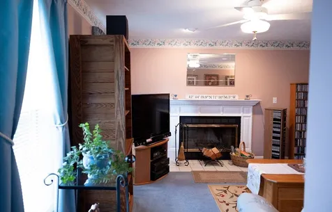 16 Settlement Way Nashua NH 03062-4438