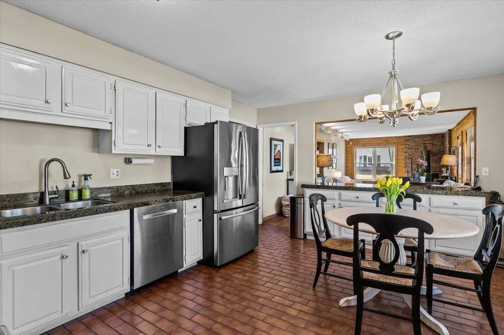 137 Barbara Terrace Colchester VT 05446