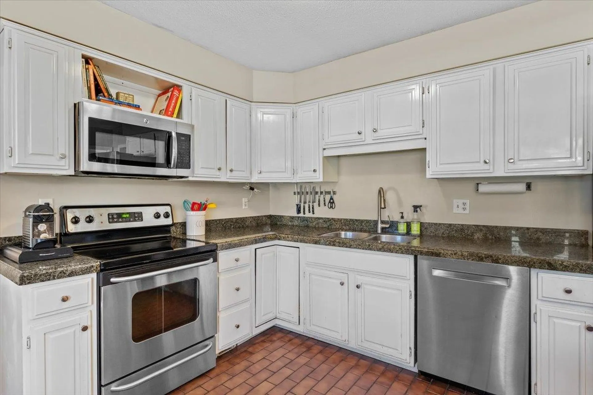 137 Barbara Terrace Colchester VT 05446