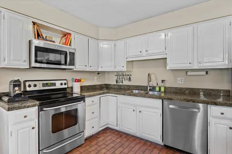 137 Barbara Terrace Colchester VT 05446