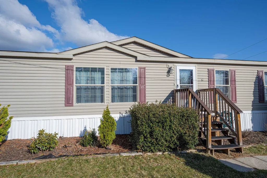16 Lane Drive Allenstown NH 03275