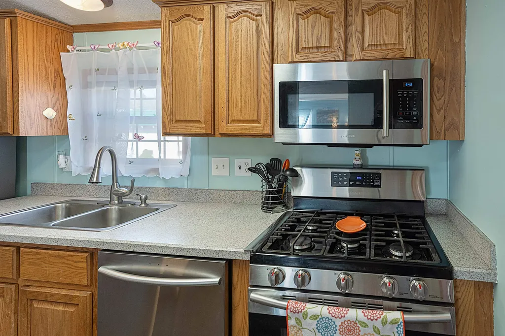 16 Lane Drive Allenstown NH 03275
