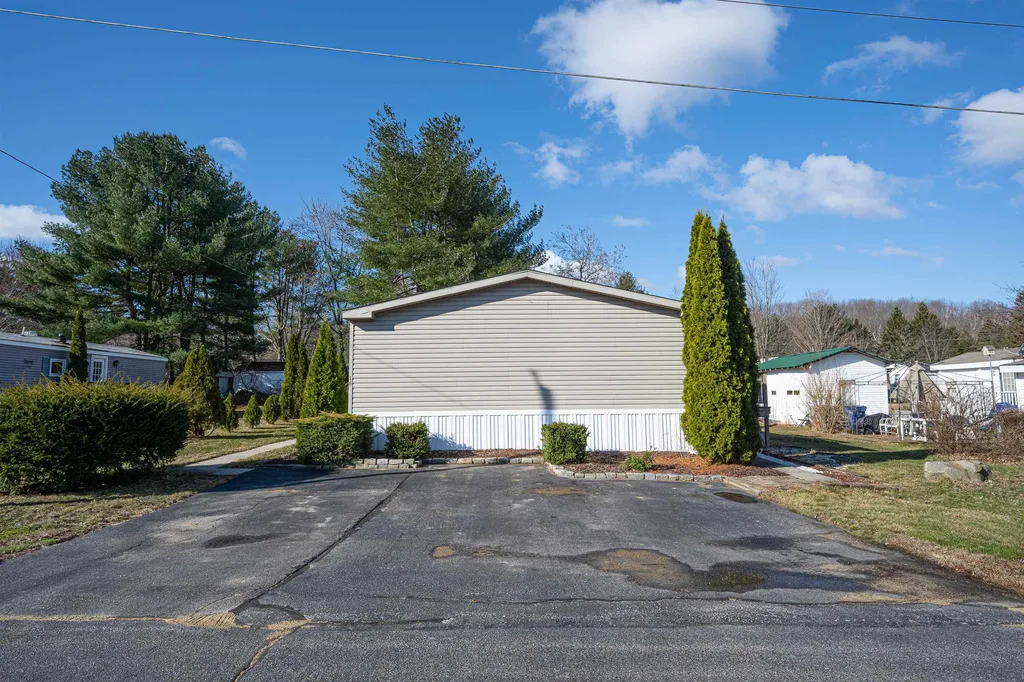 16 Lane Drive Allenstown NH 03275