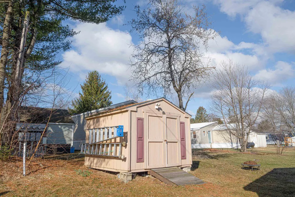 16 Lane Drive Allenstown NH 03275