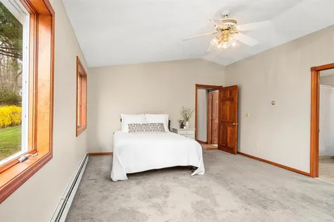 7 Robin Road Derry NH 03038