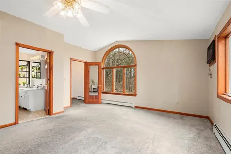 7 Robin Road Derry NH 03038
