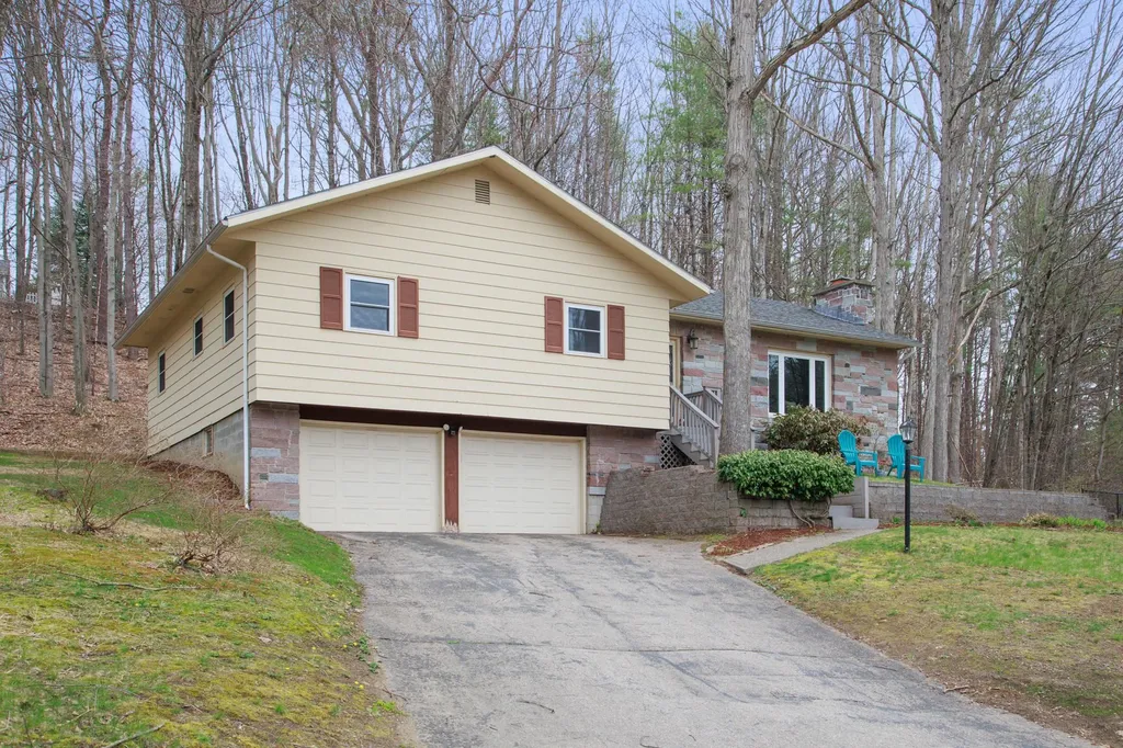 10 Greenbriar Drive Essex Junction VT 05452