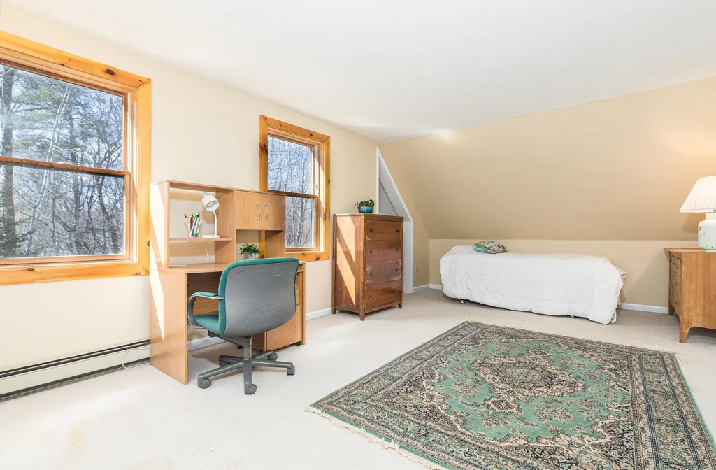 24 Tamarack Road Lee NH 03861