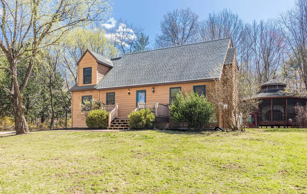 24 Tamarack Road Lee NH 03861