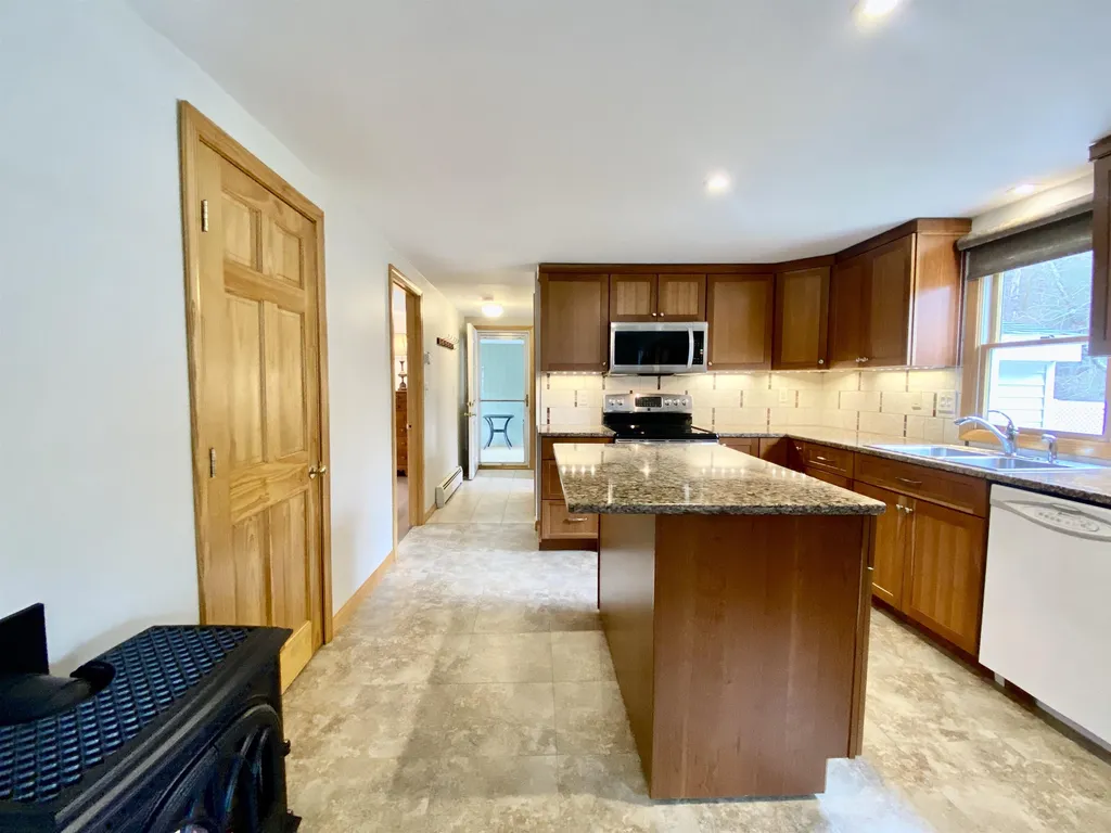 47 Park Place Milton NH 03851