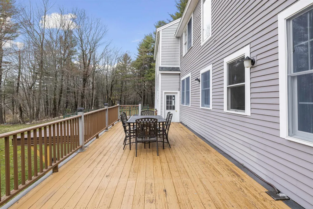 191 Pleasant Street New London NH 03257