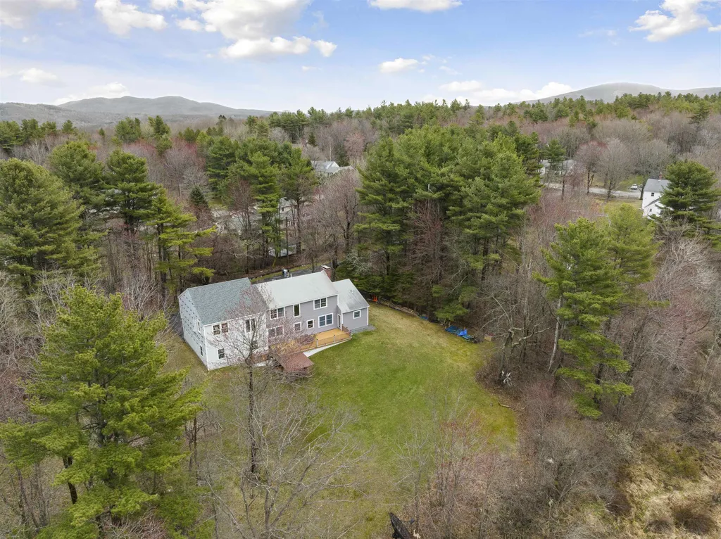 191 Pleasant Street New London NH 03257