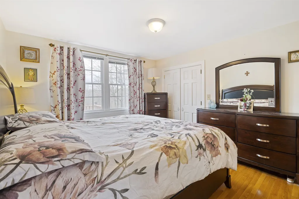 191 Pleasant Street New London NH 03257